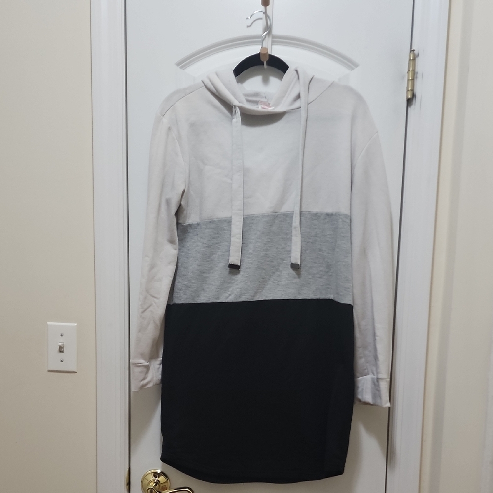No Boundaries Juniors Hoodie Dress L/G Color block White, Gray&Black Long Sleeve